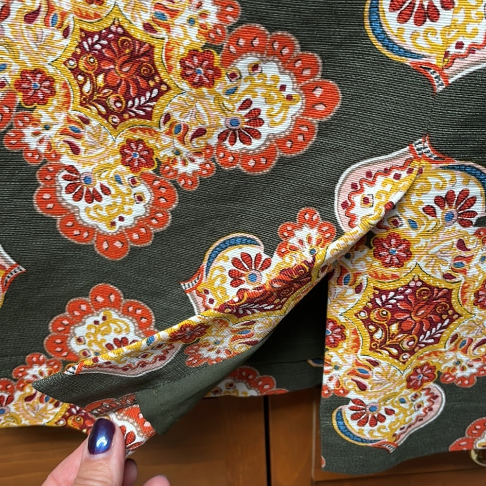 Loft pencil skirt. Size 10. - Picture 3 of 11